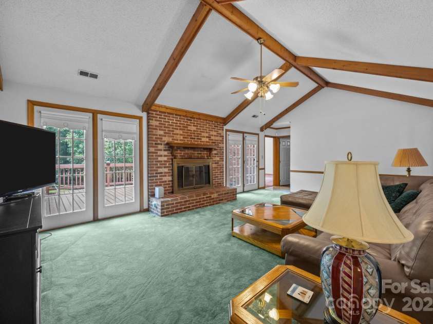 324 Swamp Fox Drive, Fort Mill, SC 29715.  MLS# CAR4272037, YatesRealty ID 24212. 