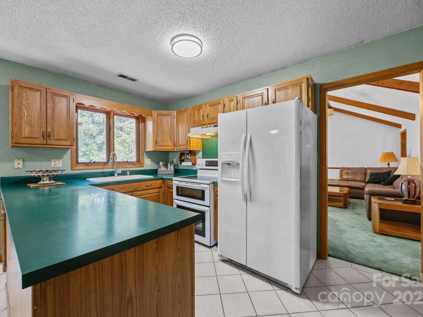 324 Swamp Fox Drive, Fort Mill, SC 29715.  MLS# CAR4272037, YatesRealty ID 24212. 