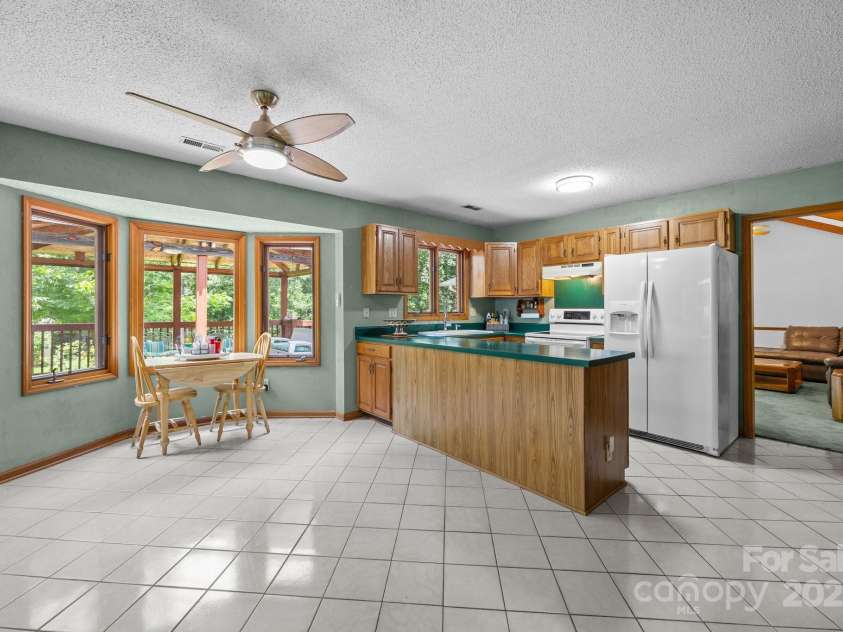 324 Swamp Fox Drive, Fort Mill, SC 29715.  MLS# CAR4272037, YatesRealty ID 24212. 