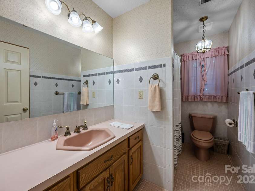 324 Swamp Fox Drive, Fort Mill, SC 29715.  MLS# CAR4272037, YatesRealty ID 24212. 