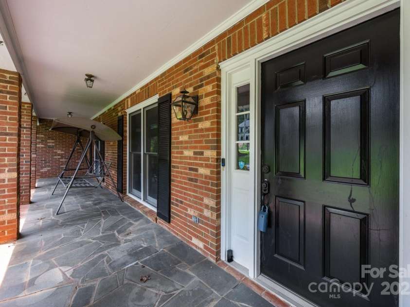 324 Swamp Fox Drive, Fort Mill, SC 29715.  MLS# CAR4272037, YatesRealty ID 24212. 