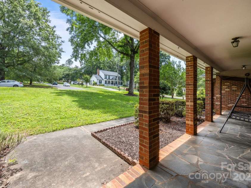 324 Swamp Fox Drive, Fort Mill, SC 29715.  MLS# CAR4272037, YatesRealty ID 24212. 