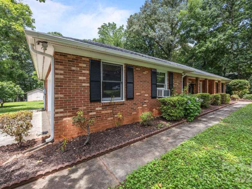 324 Swamp Fox Drive, Fort Mill, SC 29715.  MLS# CAR4272037, YatesRealty ID 24212. 