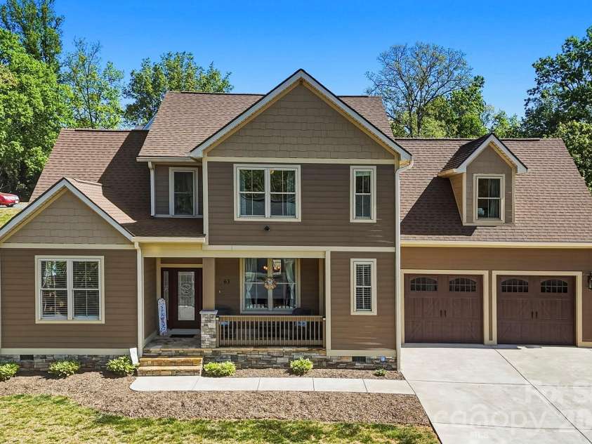 63 Old Spring Drive, Candler, NC 28715.  MLS# CAR4368322, YatesRealty ID 24212. 