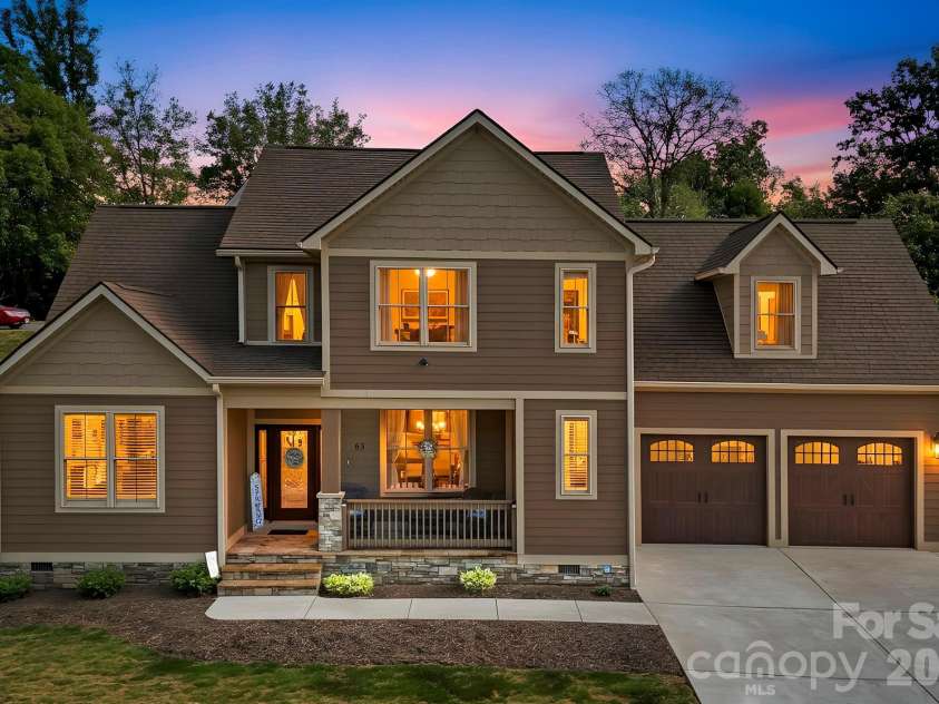 63 Old Spring Drive, Candler, NC 28715.  MLS# CAR4368322, YatesRealty ID 24212. 