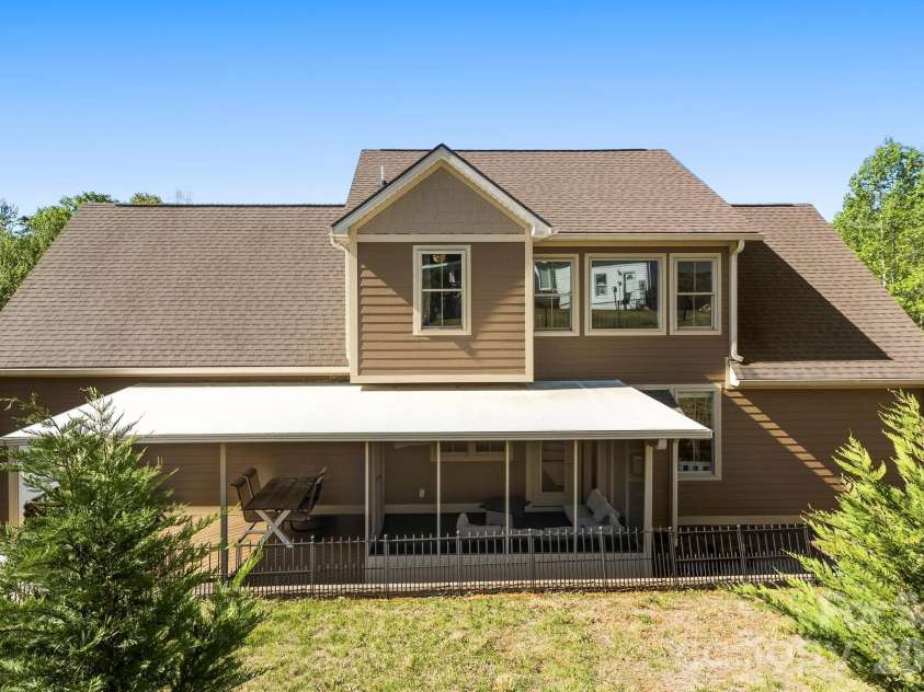 63 Old Spring Drive, Candler, NC 28715.  MLS# CAR4368322, YatesRealty ID 24212. 
