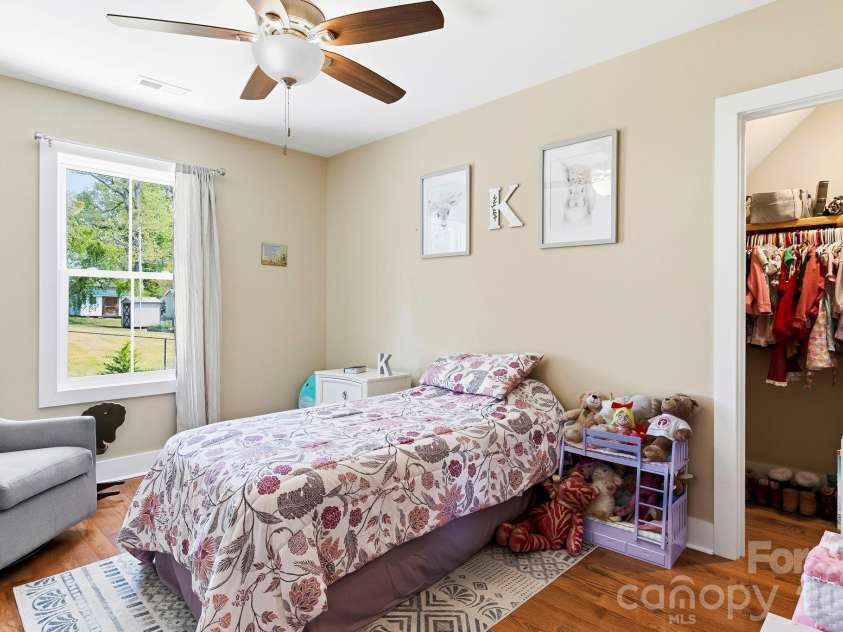 63 Old Spring Drive, Candler, NC 28715.  MLS# CAR4368322, YatesRealty ID 24212. 