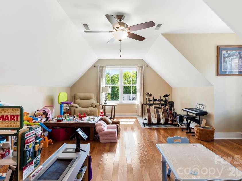 63 Old Spring Drive, Candler, NC 28715.  MLS# CAR4368322, YatesRealty ID 24212. 