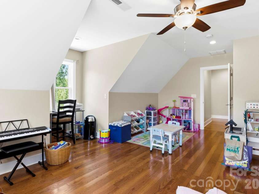63 Old Spring Drive, Candler, NC 28715.  MLS# CAR4368322, YatesRealty ID 24212. 