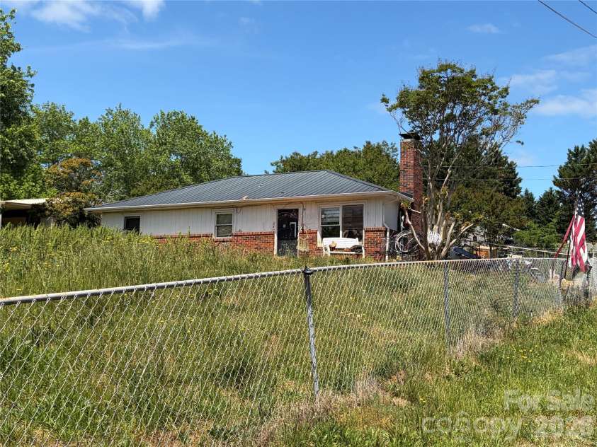 111 Akers Landing, Ellenboro, NC 28040.  MLS# CAR4377795, YatesRealty ID 24213. 