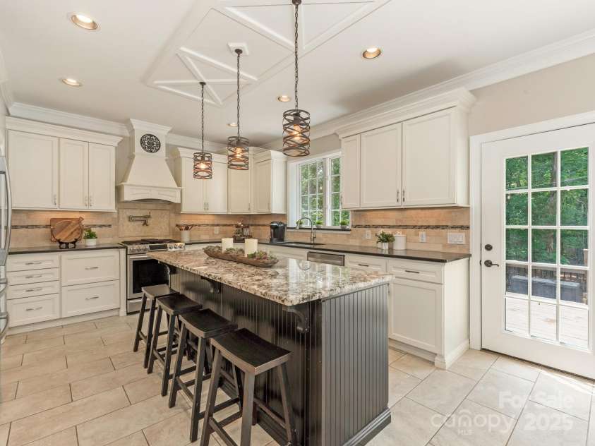 3721 Providence Plantation Lane, Charlotte, NC 28270.  MLS# CAR4254230, YatesRealty ID 24213. 