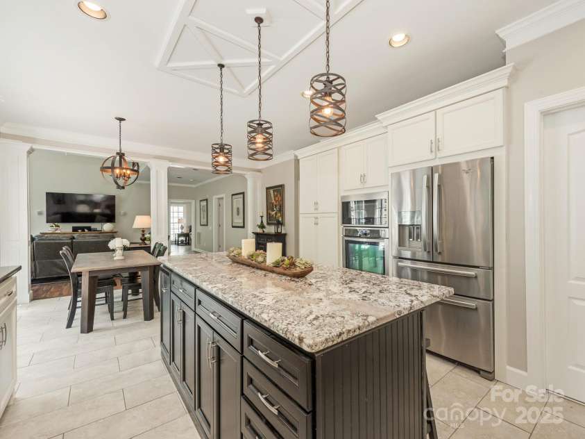 3721 Providence Plantation Lane, Charlotte, NC 28270.  MLS# CAR4254230, YatesRealty ID 24213. 