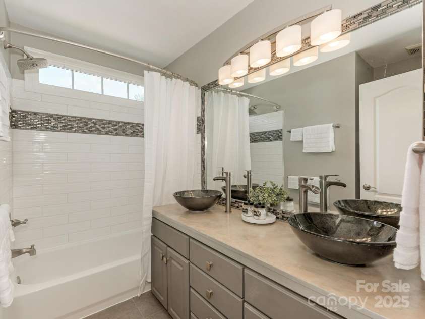 3721 Providence Plantation Lane, Charlotte, NC 28270.  MLS# CAR4254230, YatesRealty ID 24213. 