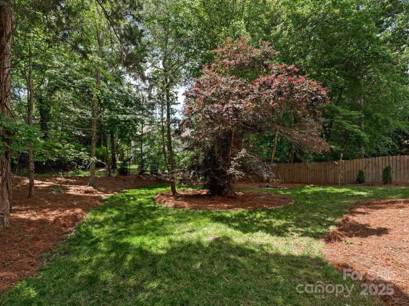 3721 Providence Plantation Lane, Charlotte, NC 28270.  MLS# CAR4254230, YatesRealty ID 24213. 