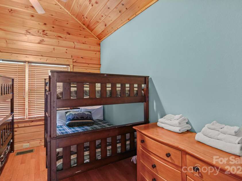 59 Valley Heights, Mars Hill, NC 28754.  MLS# CAR4252767, YatesRealty ID 24214. 3rd Bedroom on upper Level