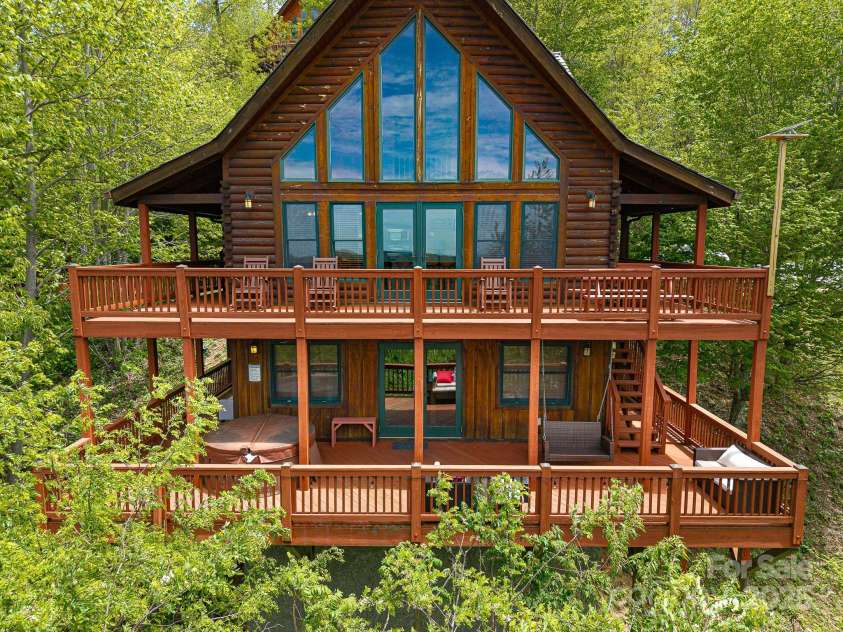 59 Valley Heights, Mars Hill, NC 28754.  MLS# CAR4252767, YatesRealty ID 24214. 