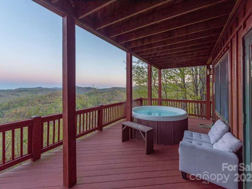 59 Valley Heights, Mars Hill, NC 28754.  MLS# CAR4252767, YatesRealty ID 24214. 