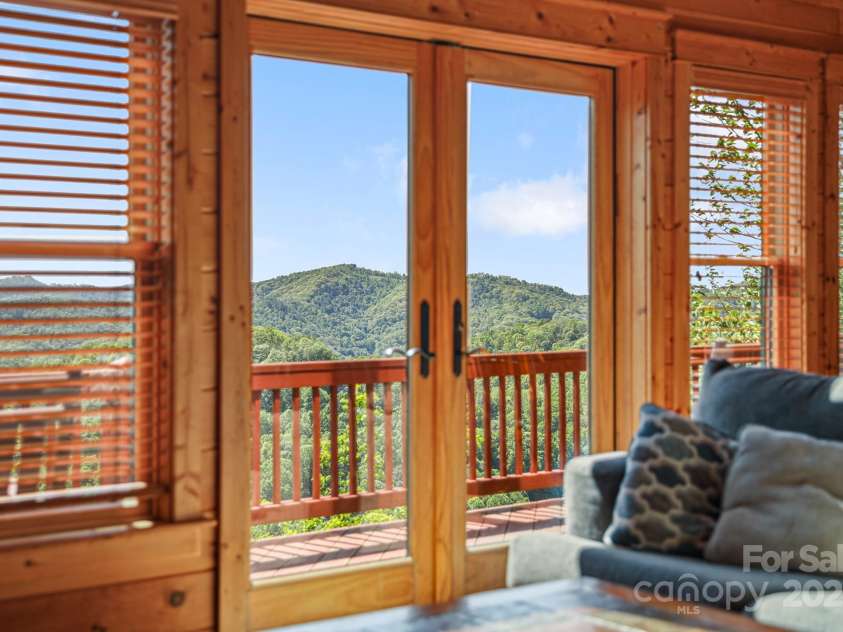 59 Valley Heights, Mars Hill, NC 28754.  MLS# CAR4252767, YatesRealty ID 24214. 