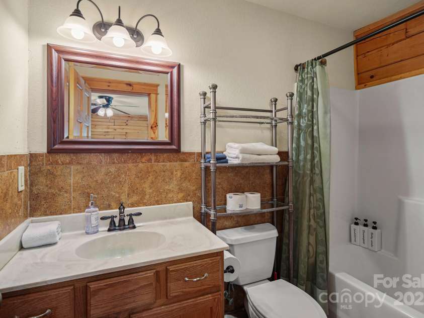 59 Valley Heights, Mars Hill, NC 28754.  MLS# CAR4252767, YatesRealty ID 24214. Full Bath on Main