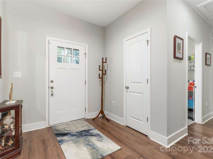 7516 O'Hara Street, Huntersville, NC 28078.  MLS# CAR4273660, YatesRealty ID 24215. Foyer