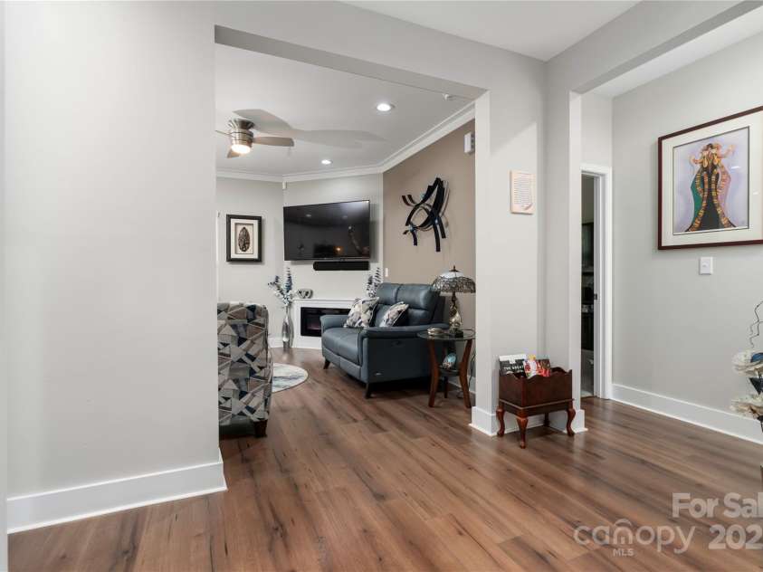 7516 O'Hara Street, Huntersville, NC 28078.  MLS# CAR4273660, YatesRealty ID 24215. Foyer view