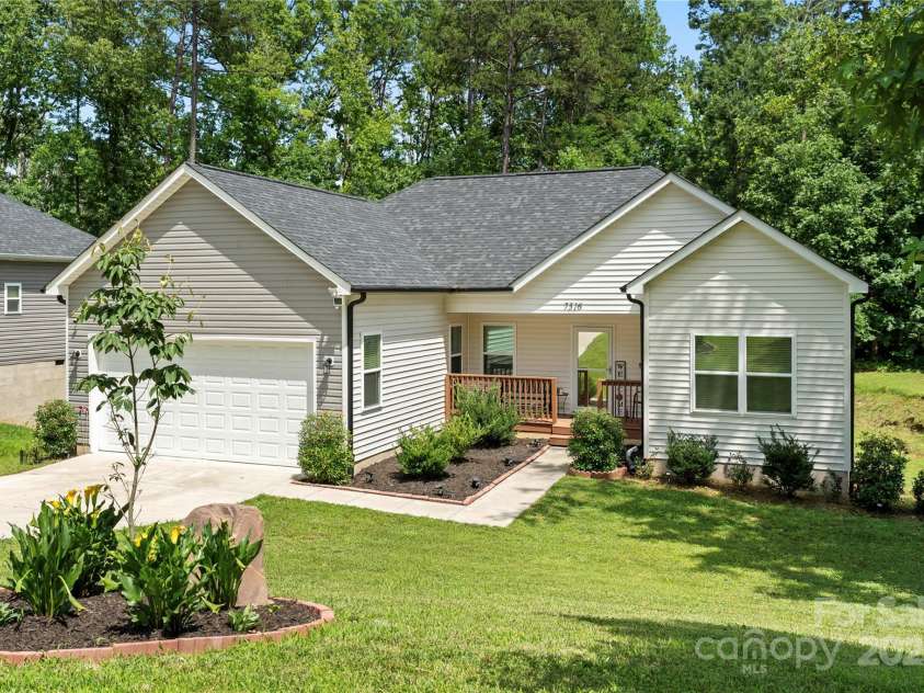 7516 O'Hara Street, Huntersville, NC 28078.  MLS# CAR4273660, YatesRealty ID 24215. Front view, great Huntersville location, skip the tolls, easy access to 485 just the below tolled lanes, 23 mins. to uptown and airport