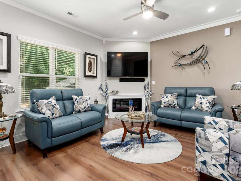 7516 O'Hara Street, Huntersville, NC 28078.  MLS# CAR4273660, YatesRealty ID 24215. Living room