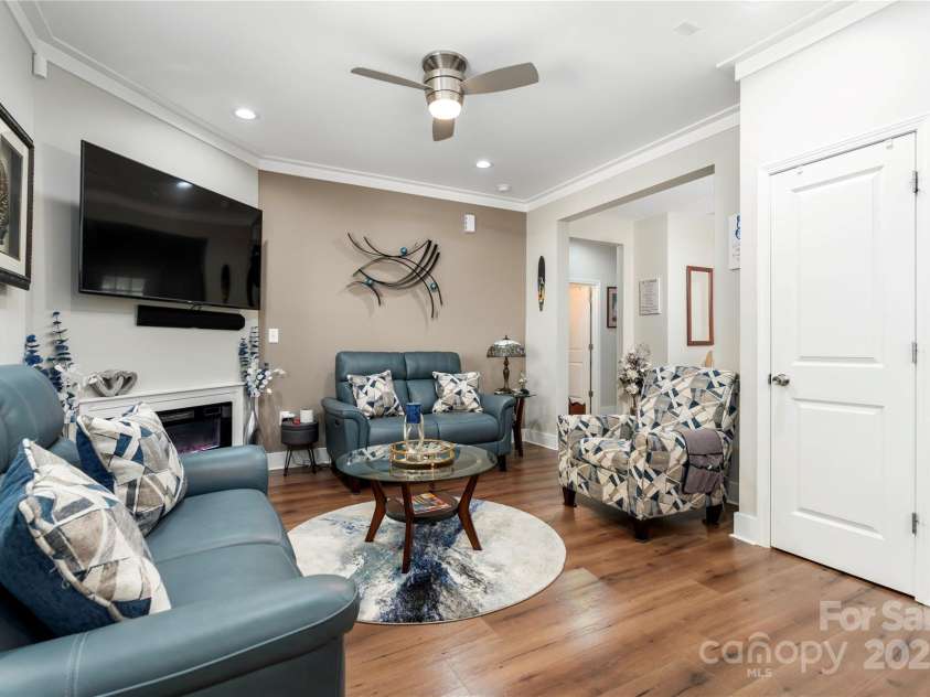 7516 O'Hara Street, Huntersville, NC 28078.  MLS# CAR4273660, YatesRealty ID 24215. LR