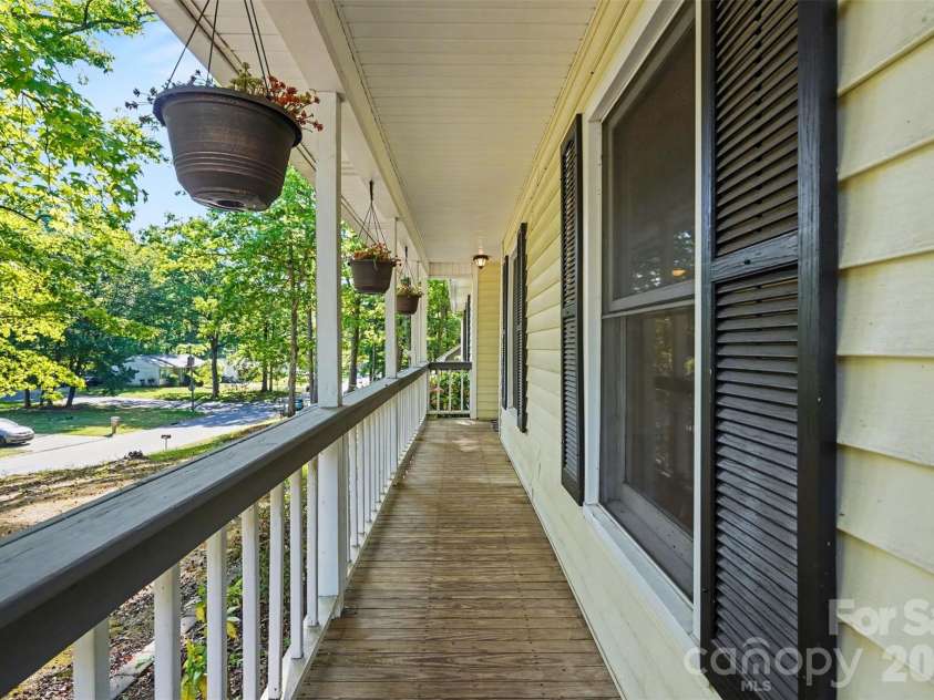 8100 Barncliff Road, Charlotte, NC 28227.  MLS# CAR4372089, YatesRealty ID 24215. 