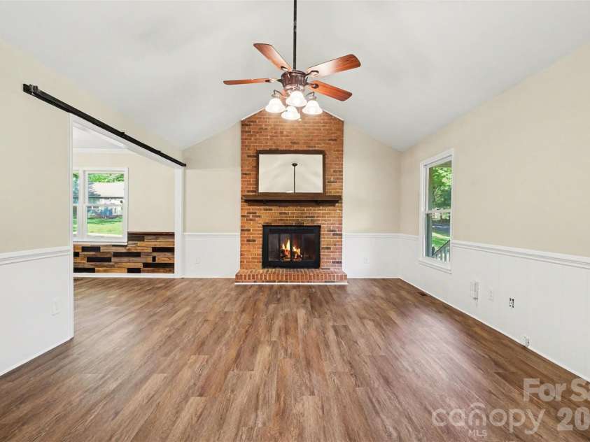 8100 Barncliff Road, Charlotte, NC 28227.  MLS# CAR4372089, YatesRealty ID 24215. 