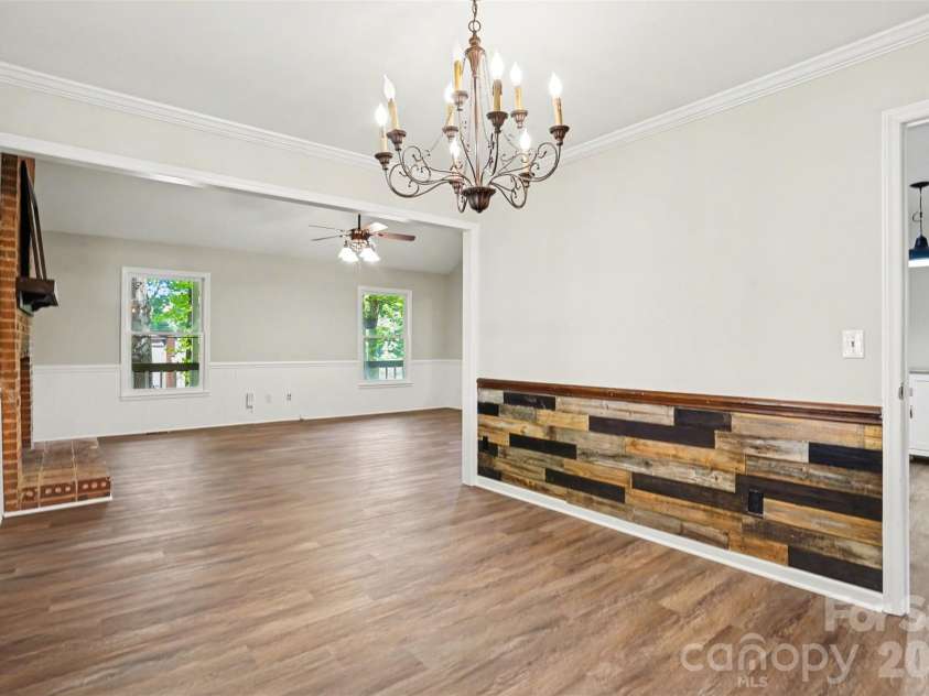 8100 Barncliff Road, Charlotte, NC 28227.  MLS# CAR4372089, YatesRealty ID 24215. 