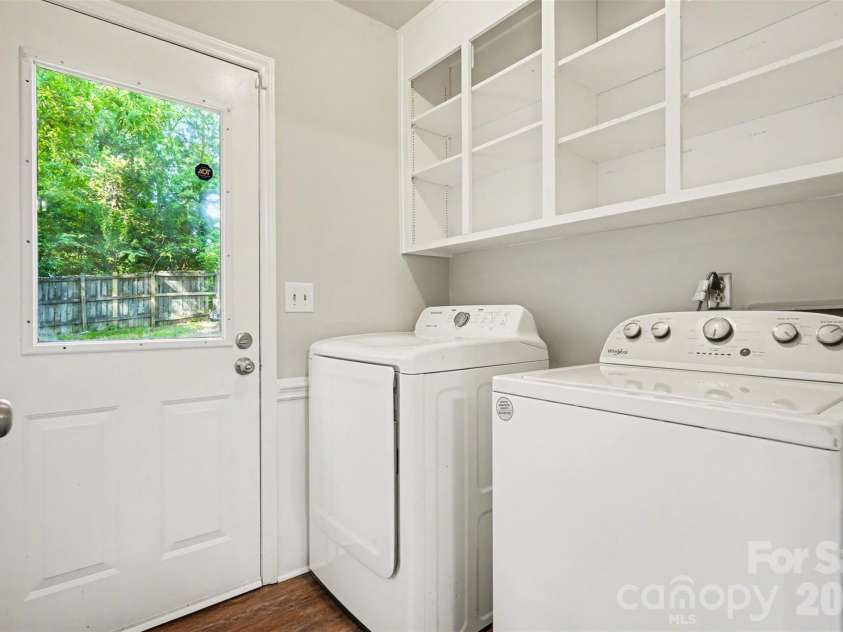8100 Barncliff Road, Charlotte, NC 28227.  MLS# CAR4372089, YatesRealty ID 24215. 