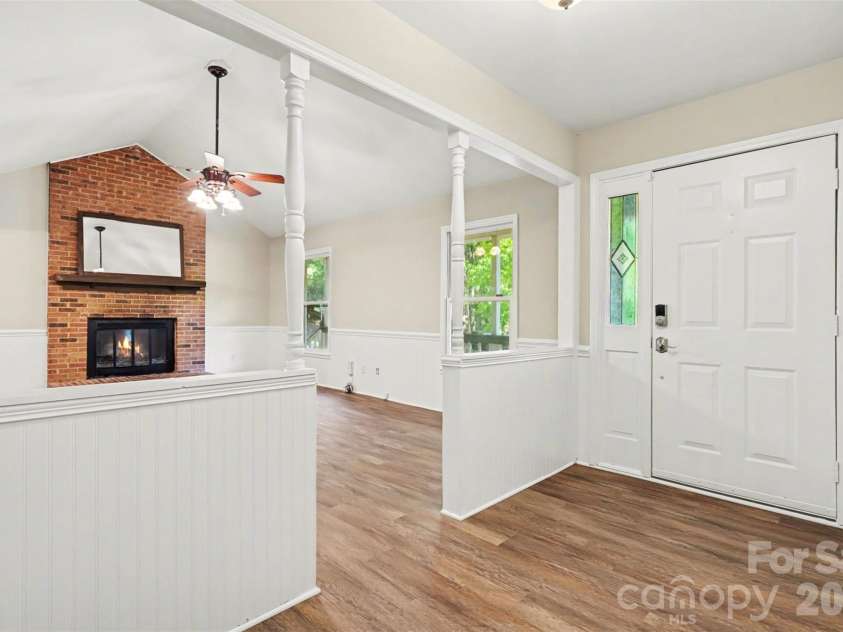 8100 Barncliff Road, Charlotte, NC 28227.  MLS# CAR4372089, YatesRealty ID 24215. 