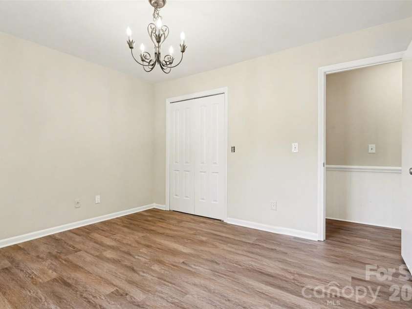 8100 Barncliff Road, Charlotte, NC 28227.  MLS# CAR4372089, YatesRealty ID 24215. 