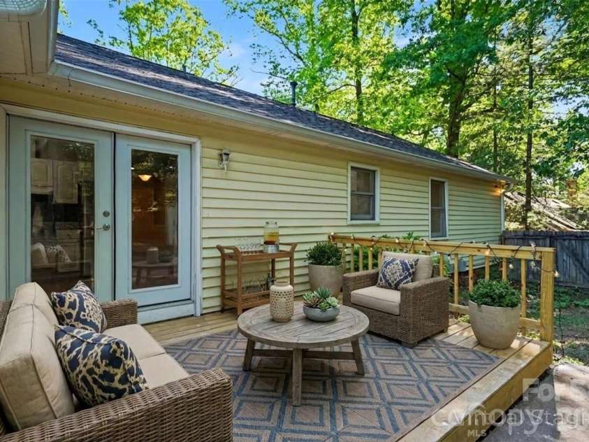 8100 Barncliff Road, Charlotte, NC 28227.  MLS# CAR4372089, YatesRealty ID 24215. 
