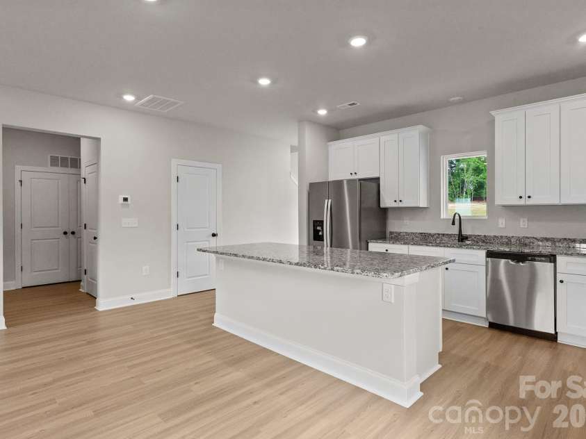 6614 Fairford Drive, Charlotte, NC 28215.  MLS# CAR4359820, YatesRealty ID 24217. 
