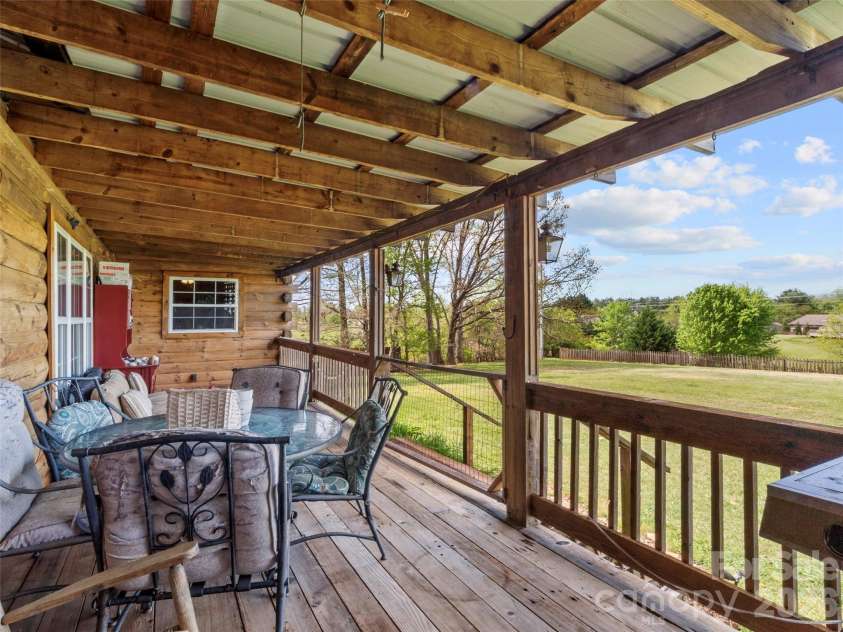 120 Lillie Lane, Marshall, NC 28753.  MLS# CAR4373947, YatesRealty ID 24218. 