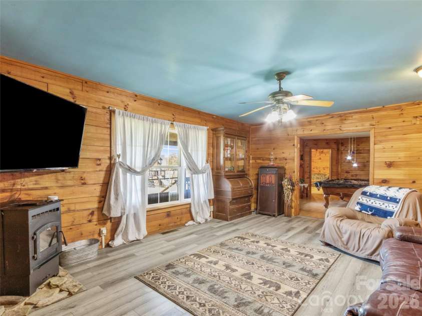 120 Lillie Lane, Marshall, NC 28753.  MLS# CAR4373947, YatesRealty ID 24218. 
