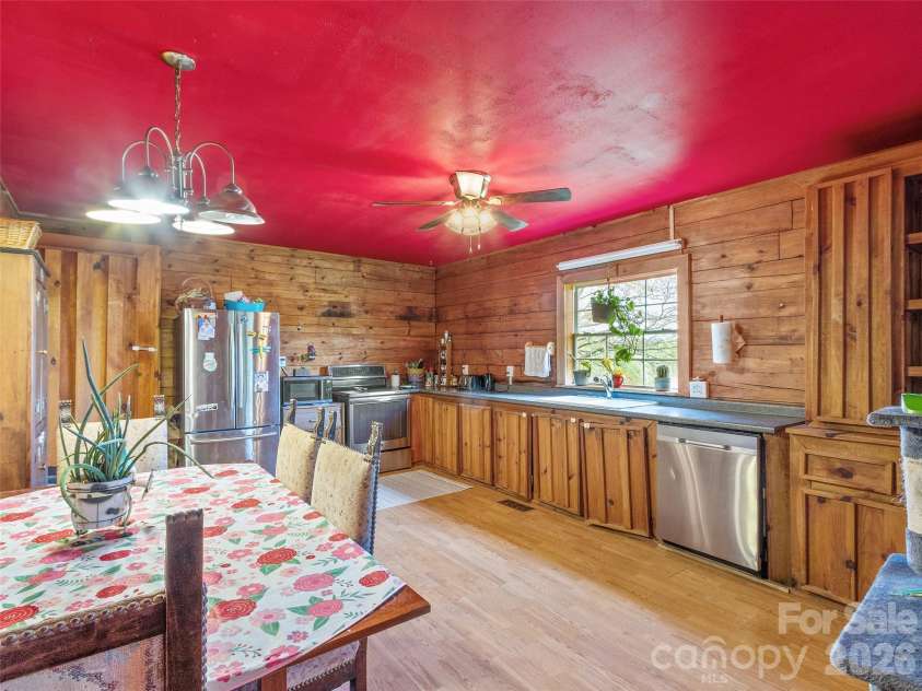 120 Lillie Lane, Marshall, NC 28753.  MLS# CAR4373947, YatesRealty ID 24218. 