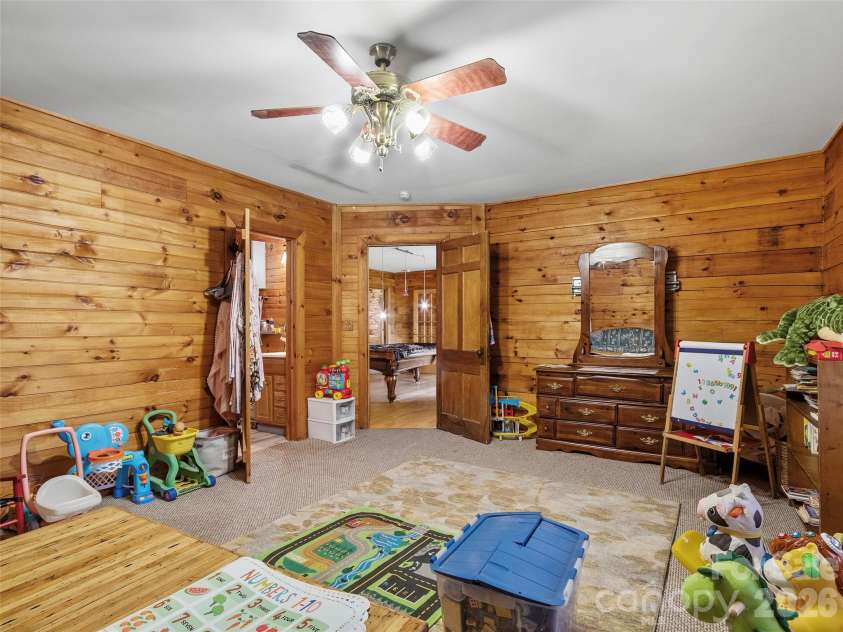 120 Lillie Lane, Marshall, NC 28753.  MLS# CAR4373947, YatesRealty ID 24218. 