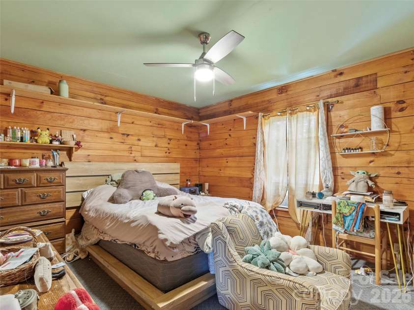 120 Lillie Lane, Marshall, NC 28753.  MLS# CAR4373947, YatesRealty ID 24218. 