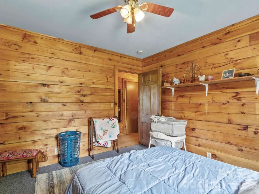 120 Lillie Lane, Marshall, NC 28753.  MLS# CAR4373947, YatesRealty ID 24218. 
