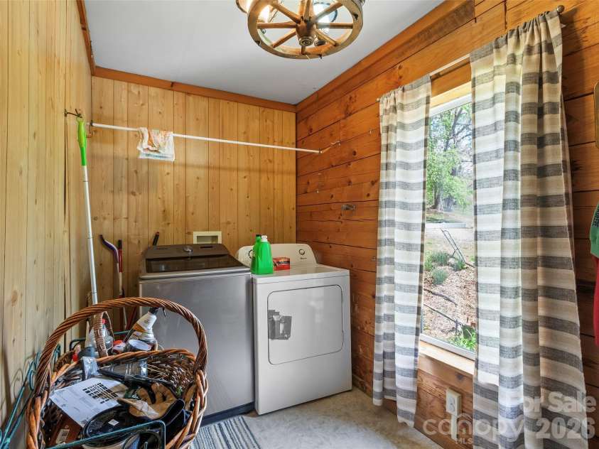 120 Lillie Lane, Marshall, NC 28753.  MLS# CAR4373947, YatesRealty ID 24218. 