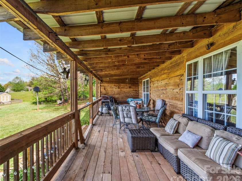 120 Lillie Lane, Marshall, NC 28753.  MLS# CAR4373947, YatesRealty ID 24218. 