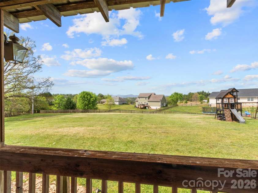 120 Lillie Lane, Marshall, NC 28753.  MLS# CAR4373947, YatesRealty ID 24218. 