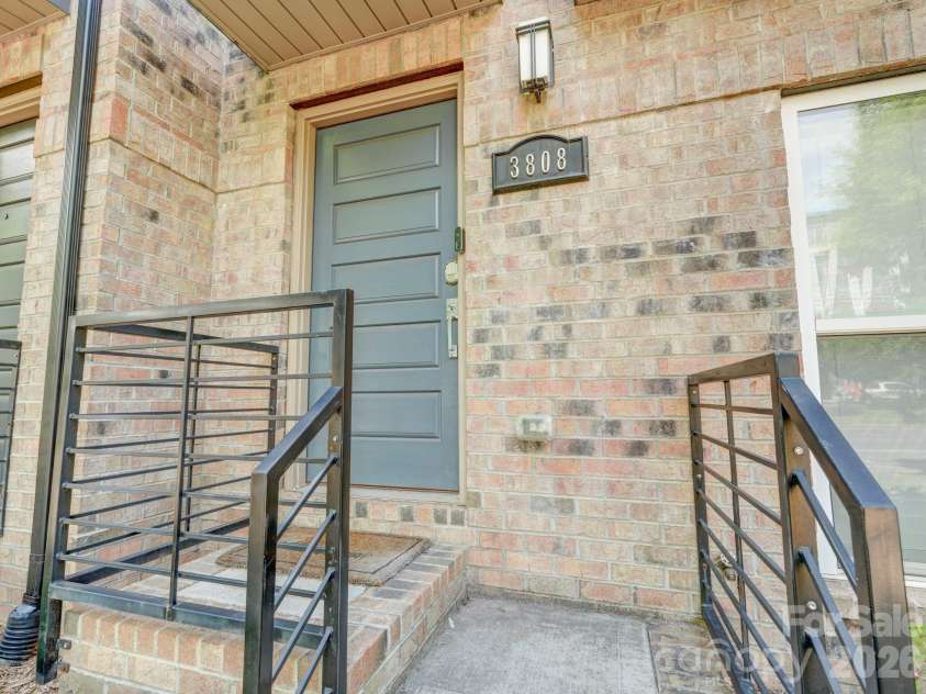 3808 Sky Haven Drive, Charlotte, NC 28209.  MLS# CAR4381806, YatesRealty ID 24219. 