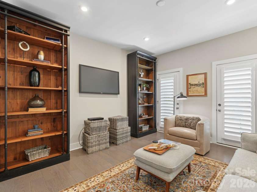 3808 Sky Haven Drive, Charlotte, NC 28209.  MLS# CAR4381806, YatesRealty ID 24219. 