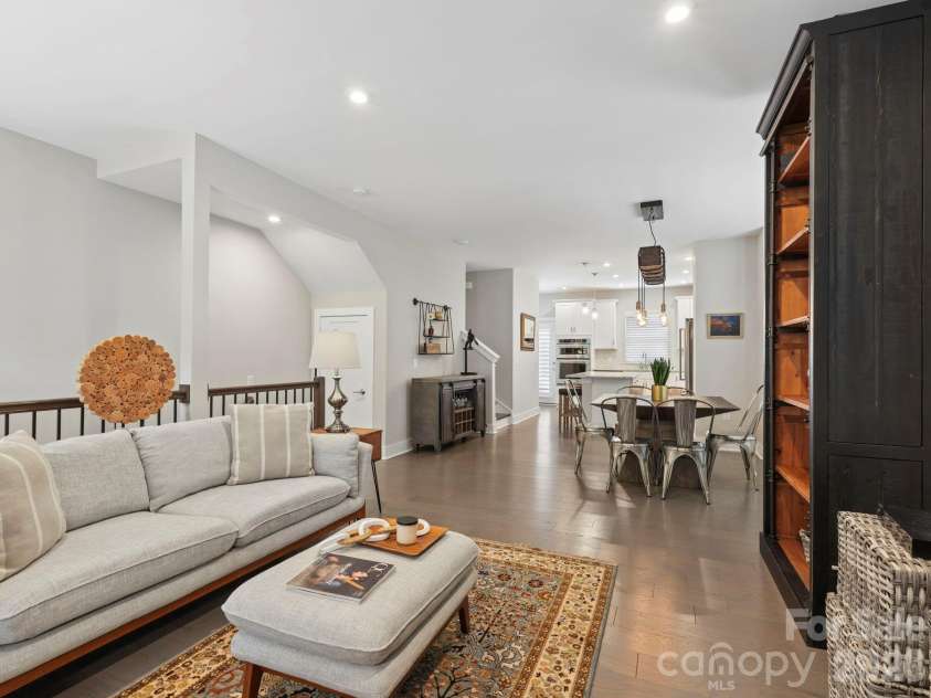 3808 Sky Haven Drive, Charlotte, NC 28209.  MLS# CAR4381806, YatesRealty ID 24219. 