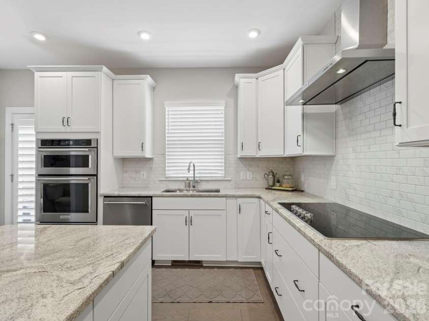 3808 Sky Haven Drive, Charlotte, NC 28209.  MLS# CAR4381806, YatesRealty ID 24219. 