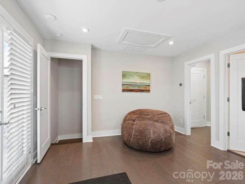 3808 Sky Haven Drive, Charlotte, NC 28209.  MLS# CAR4381806, YatesRealty ID 24219. 